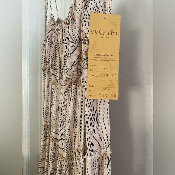 Woman’s dress - Picture 5 of 7